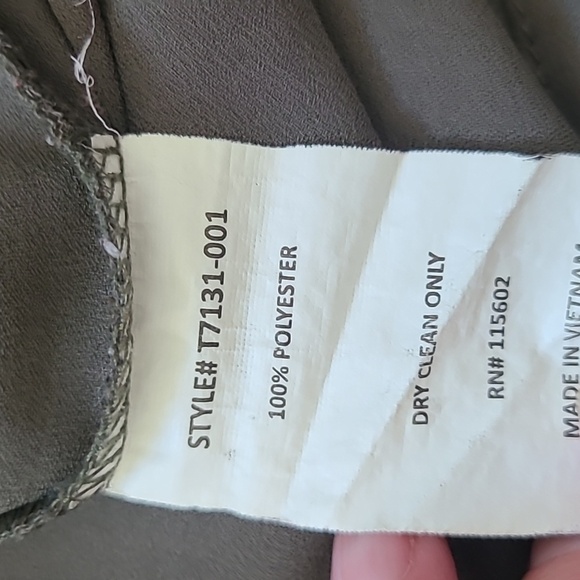 Lush Green Asymmetrical 3/4 Sleeve Blouse - Picture 3 of 6